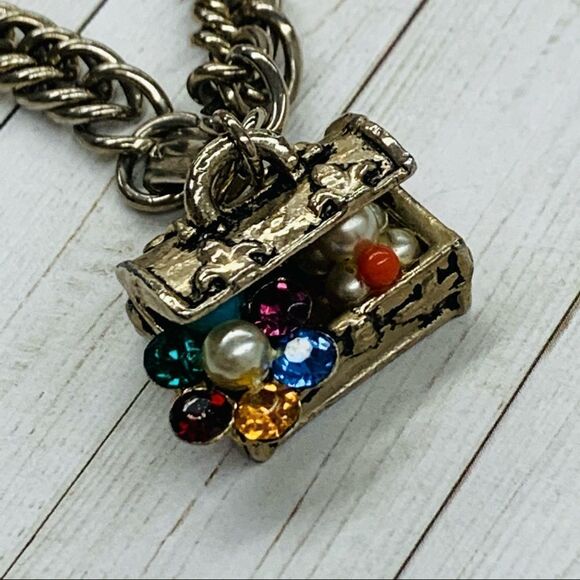VTG Treasure Box Charm Bracelet - Picture 2 of 3